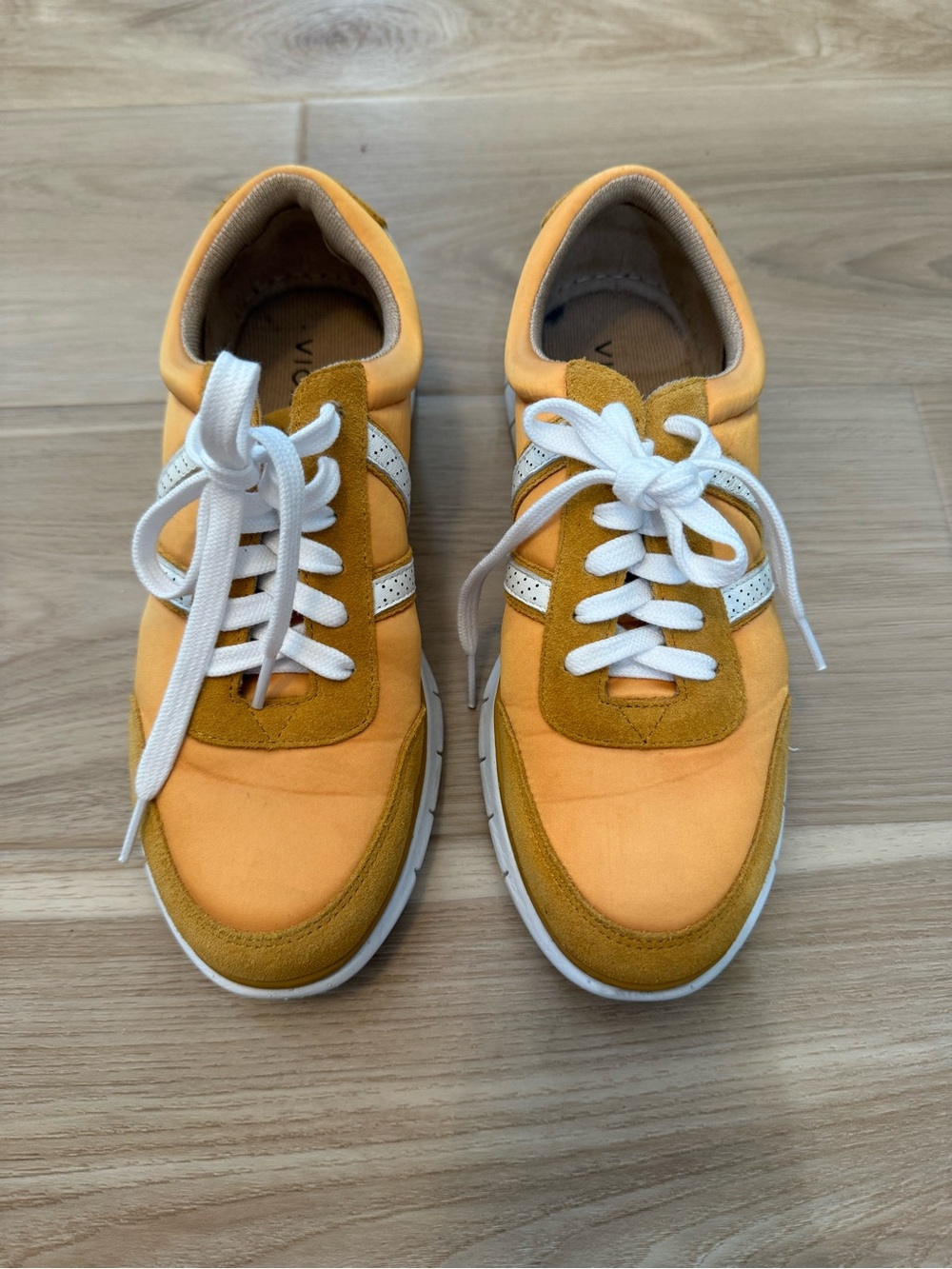 Vionic Nana Womens Sneakers Mustard Lace Up Shoe Size 8.5 - Picture 2 of 10